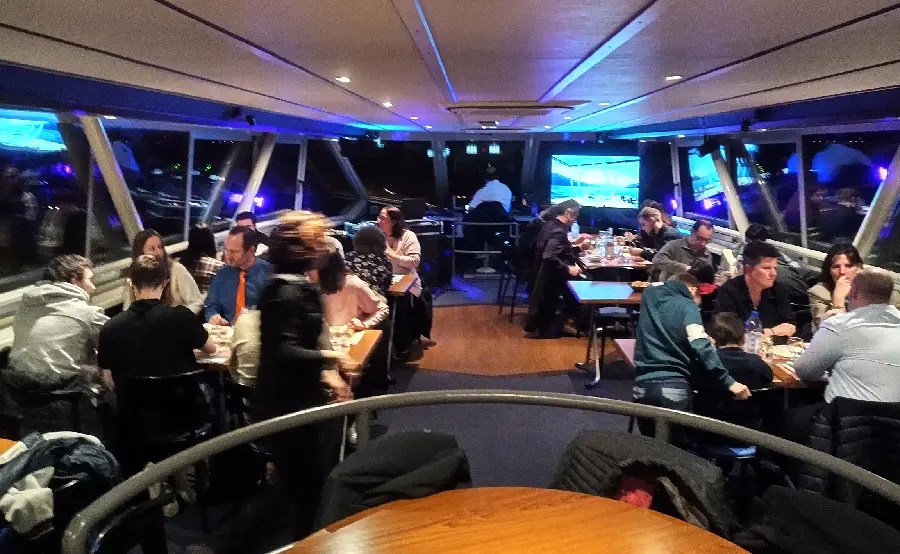 Croisière soirée d'entreprise sur le lac du Bourget à Aix-Les-Bains en Savoie